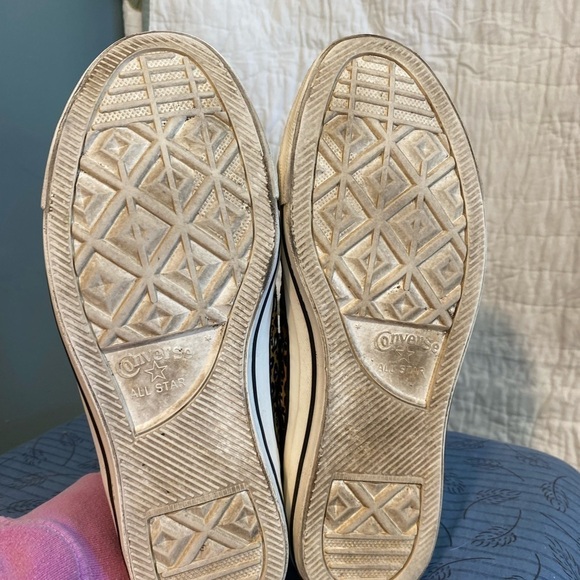 Converse all star leopard heart print plush sneaker size 10 - Picture 6 of 7